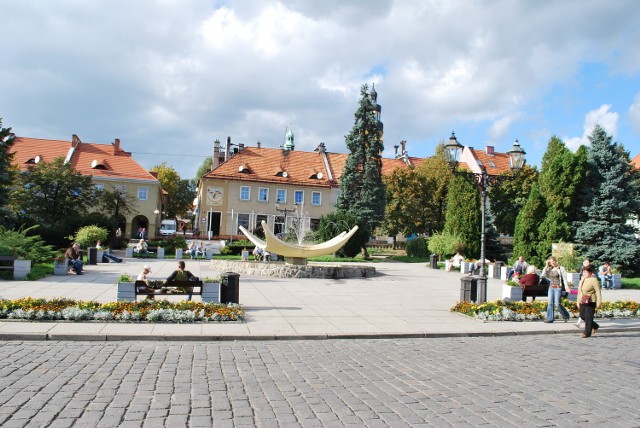 Na rynek w Wodzisławiu Śląskim powróciła strefa płatnego parkowania