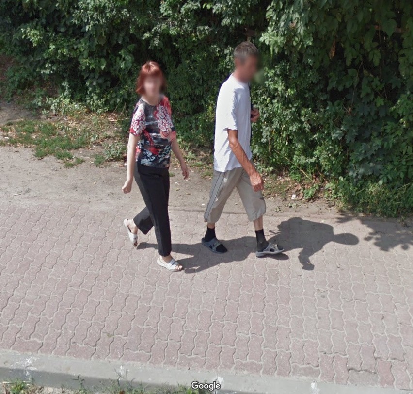 Czy kraśniczanie znają się na modzie? Te codzienne stylizacje uchwyciły kamery Google Street View w Kraśniku. Zobacz