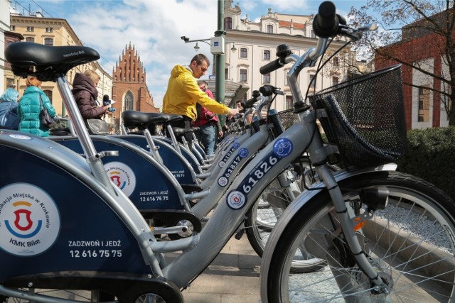 Wypożyczalnia rowerów na pl. Wszystkich Świętych