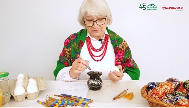 Gościem Muzeum Wsi Radomskiej była Pani Maria Ostrowska ze stowarzyszenia Aktywni na Targowej, która zaprezentowała technikę wykonania pisanki radomskiej.