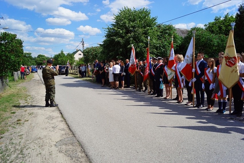 Gmina Brody. Leśna uroczystość upamiętniająca ofiary pacyfikacji sprzed 76 lat w Borze Kunowskim ZDJĘCIA