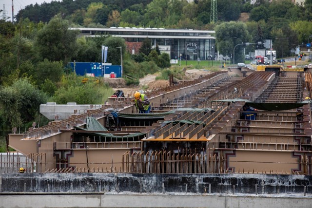 Jakie linie i z jaką częstotliwością pojadą nowym mostem tramwajowym w 2023 roku?