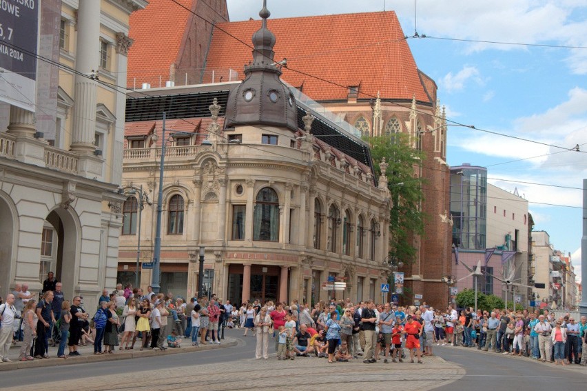 Motoclassic Wrocław 2014. Zabytkowe auta opanowały miasto (DUŻO ZDJĘĆ)