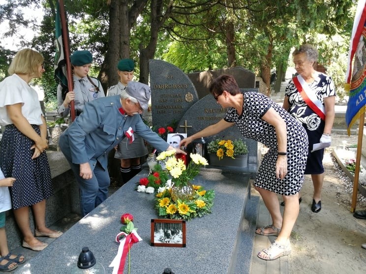 Uroczystość na Cmentarzu Wojskowym na Powązkach w Warszawie.