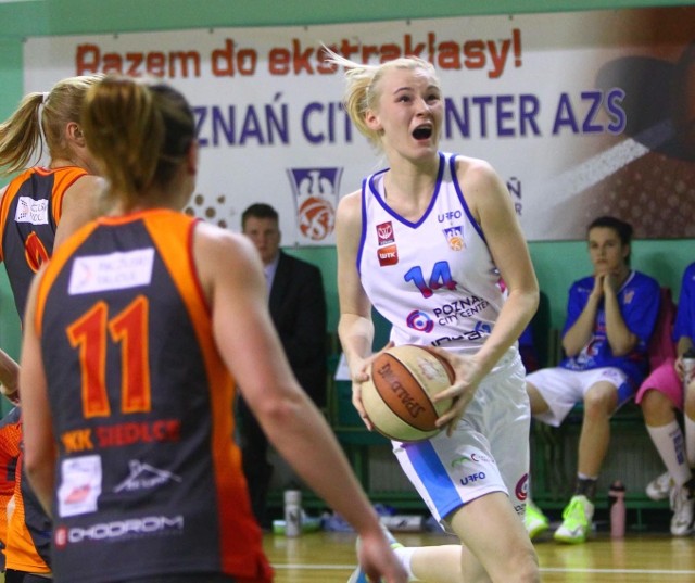 Barbara Skowronek w koszykówkę gra od 13 lat i uznała, że miłością do basketu może już zarazić dzieci w wieku przedszkolnym i szkolnym