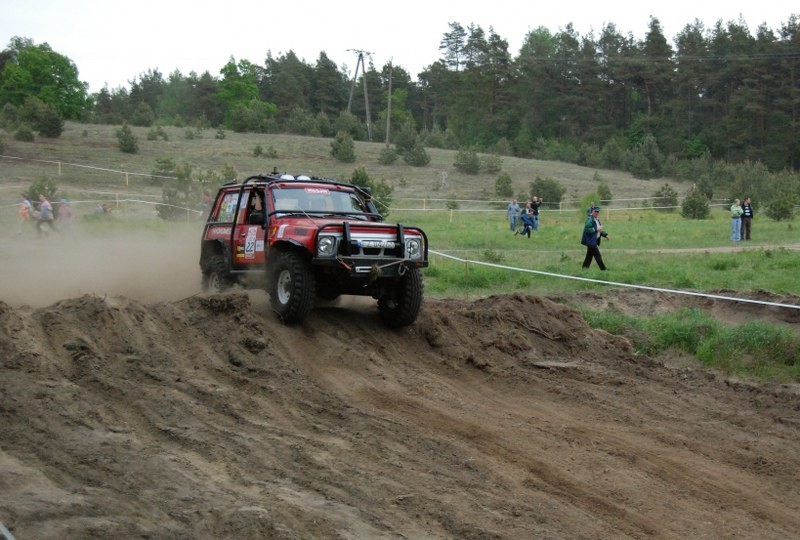 Rajd w Miastku od lat gromadzi śmietanke off-roadowej...