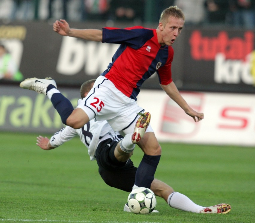 Był piłkarzem Piasta w latach 2008 - 2010. Dwa sezony w...