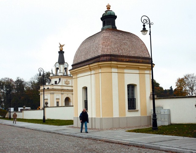 Studnie w ogrodzeniu Pałacu Branickich zostały właśnie wyremontowane