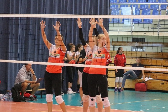 Do rywalizacji na turnieju w Ostrołęce przystąpiło 15 drużyn.