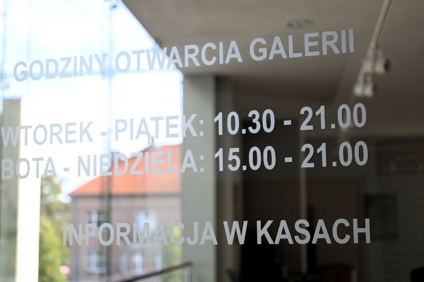"Otwarte na nowe - kaszubskie skrzynie posagowe". Wejherowskie Centrum Kultury zaprasza do oglądania wyjątkowej wystawy | WIDEO