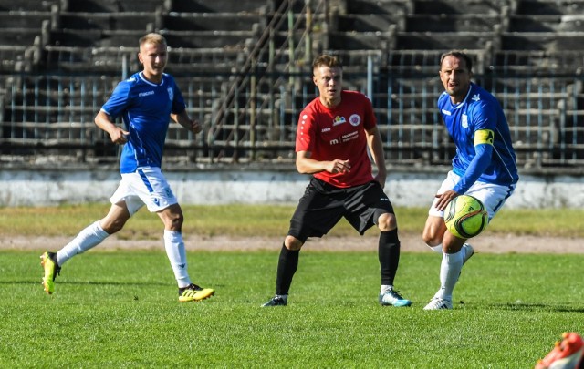 Dariusz Dudka (z prawej) jest kapitanem rezerw Lecha Poznań