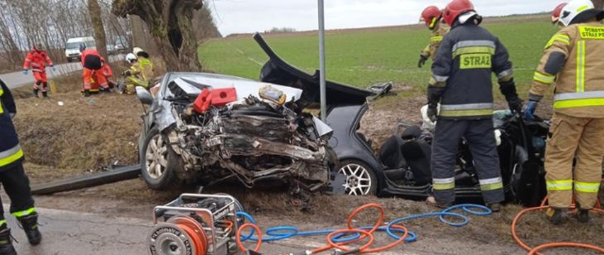 Dąbrówka Kościelna. Śmiertelny wypadek zablokował DK66