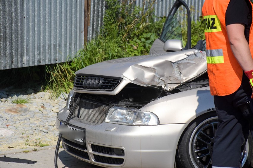 Kościelisko. Z ciężarówki wypadła jedna część, osobowe audi zniszczone [ZDJĘCIA]