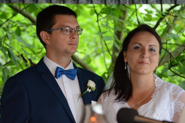 Agnieszka i Stefan Chomoncikowie wzięli ślub w tarnowskiej  Zabawie. Na uroczystość zaprosili 60 osób, najbliższą rodzinę.