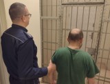 Kwidzyn. Policjanci zatrzymali dwóch mężczyzn podejrzanych o kradzieże w samoobsługowym sklepie spożywczym