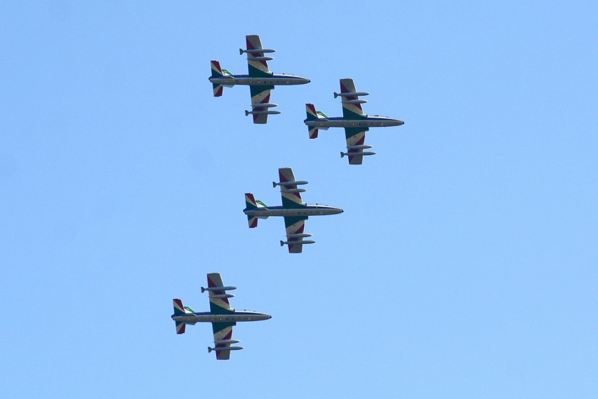 Air Show 2018 w Radomiu. Czwartek kolejnym dniem przylotów i...