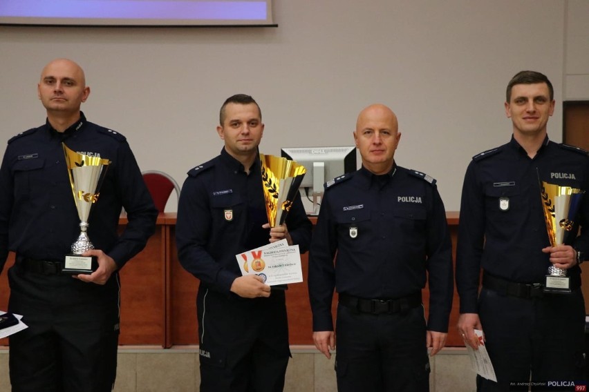 Podkomisarz Robert Stypiński najlepszym dyżurnym policji w...