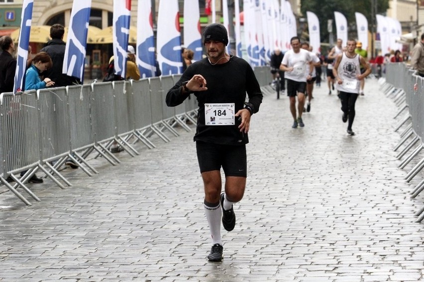 Maraton Wrocław - ZDJĘCIA - zawodnicy z numerami 1 - 200