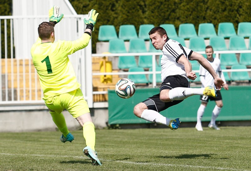 Izolator Boguchwała pokonał u siebie Wisłokę Dębica 2:0.