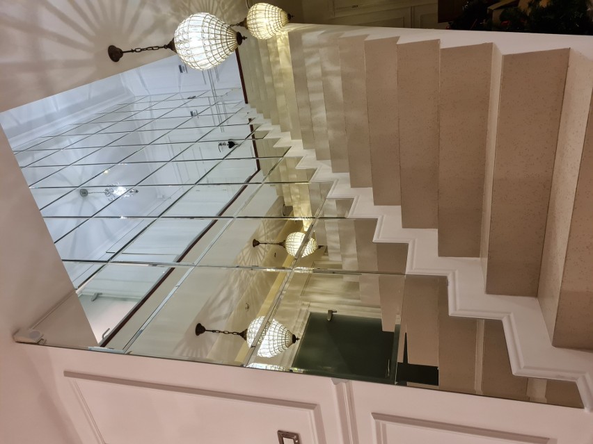Omega Glass Julian Kaszubowski. Szkło budowlane i dekoracyjne    