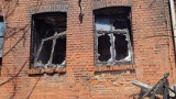 Co z dalej z budynkiem po pożarze w Kiełpinie? Czy rodziny pogorzelców znalazły dach nad głową?