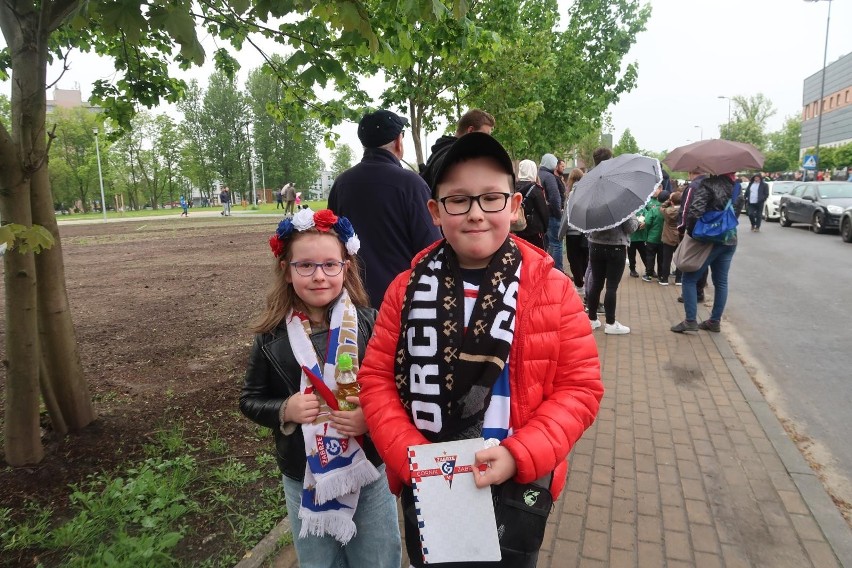 18.05.2023. W gliwickiej Sośnicy piłkarze Górnika Zabrze na...