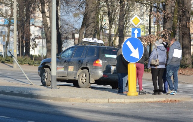 Złodziej wpadł w ręce policji przypadkowo - był pasażerem taksówki, która brała udział w kolizji.