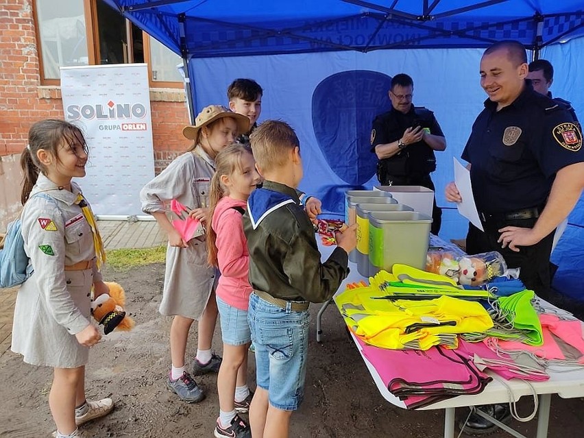 Lodówko-zamrażarka i rower w Noteci. W czasie akcji sprzątania rzeki harcerze z przyjaciółmi zebrali ponad 70 worków śmieci [zdjęcia]