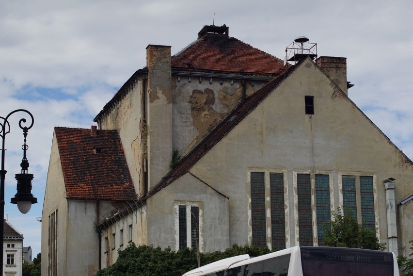 Synagoga została sprzedana w październiku. Nieznany jest...