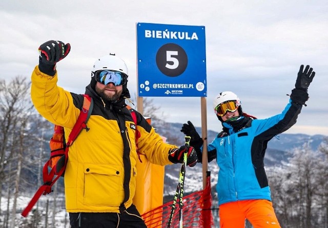 Otwarto słynne trasy narciaskie w Beskidach. W ośrodku Szczyrk Mountain Resort można już szusować na legendarnej czarnej Bieńkuli i słynnej Golgocie. Do dyspozycji narciarzy i snowoardzistów oddano ponad 20 kilometrów tras. Zobacz kolejne zdjęcia. Przesuwaj zdjęcia w prawo - naciśnij strzałkę lub przycisk NASTĘPNE