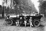 Autosalon. Popołudniowa przejażdżka latem roku 1925 [ZDJĘCIA]