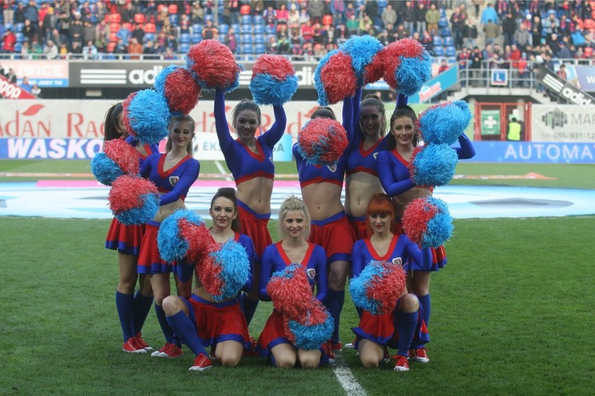 Cheerleaderki na derbach Piast - Górnik