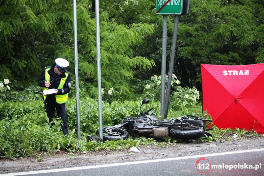 Ryczów. Dwaj motocykliści zderzyli się z ciężarówką, jeden z nich nie żyje, drugi jest ciężko ranny