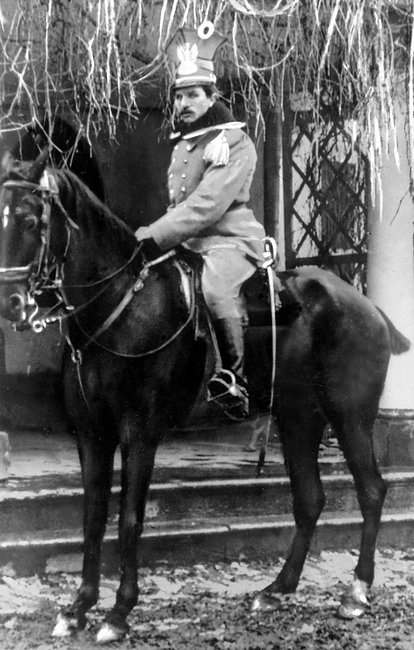 Władysław Belina-Prażmowski jako rotmistrz ułanów na koniu