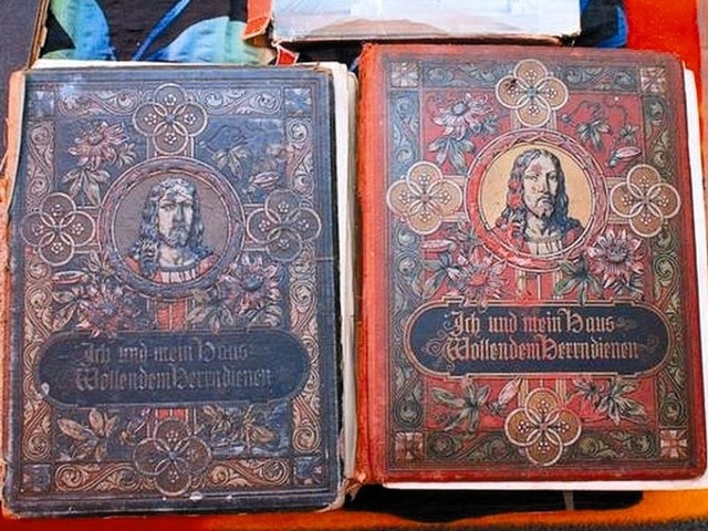 Unikalne wydawnictwa pochodzące z XIX wieku były przechowywane w jednym z mieszkań przy ulicy Jana Pawła II. To one padły łupem złodzieja. Policjanci znaleźli je jednak w domu 35&#8211;latka.