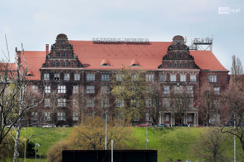 Na uczelni można studiować na następujących wydziałach:...