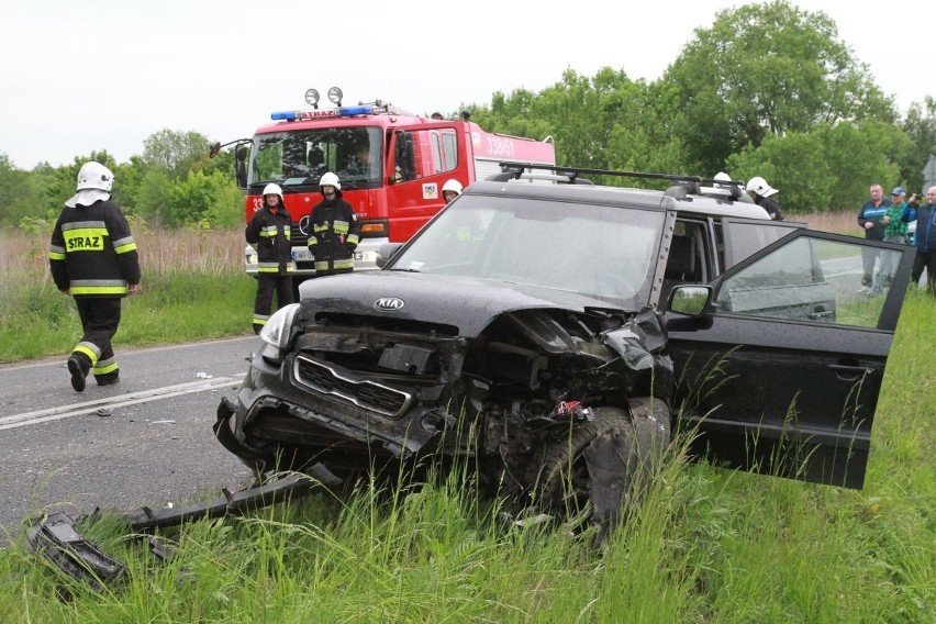 Wypadek pod Wrocławiem. Cztery osoby ranne, w tym jedna ciężko (ZDJĘCIA)