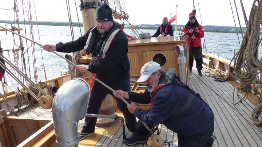 Skarżyska "Sterna" znów na Bałtyku, na pokładzie słynnego żaglowca. Morze dało żeglarzom w kość (DUŻO ZDJĘĆ)