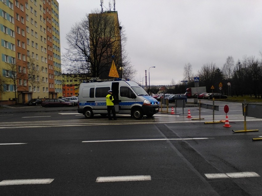 Alarm w pasażu handlowym w Jeleniej Górze. Ewakuowano 80 osób (FILM)