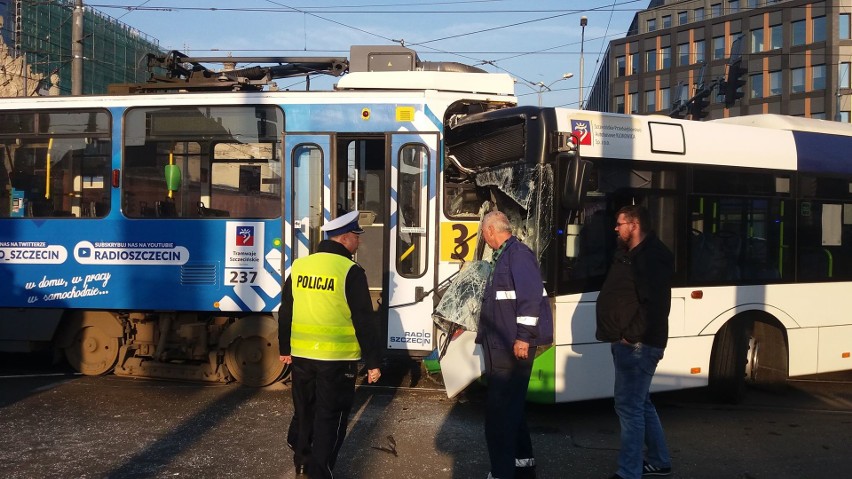 Poważny wypadek na Bramie Portowej. Jedenaście osób rannych