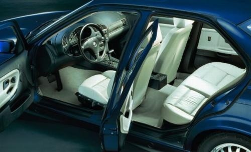 Fot. BMW: Wnętrze sedana nie jest zbyt przestronne z tyłu z...