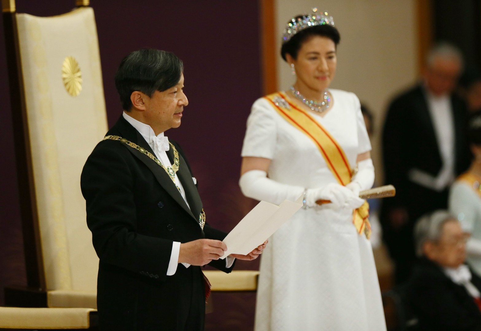 cesarz-naruhito-oficjalnie-wst-puje-na-chryzantemowy-tron-japonii