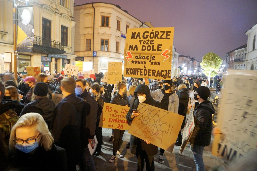 Uczniowie nie chcą być cicho. Wielka demonstracja w centrum Lublina. Zobacz zdjęcia