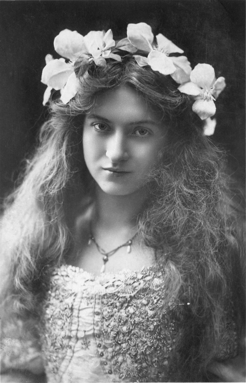 Maude Mary Hawk - amerykańska aktorka (1883 rok)