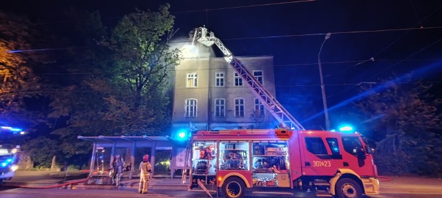 Straż pożarna zakończyła gaszenie pożaru o godz. 5.30.