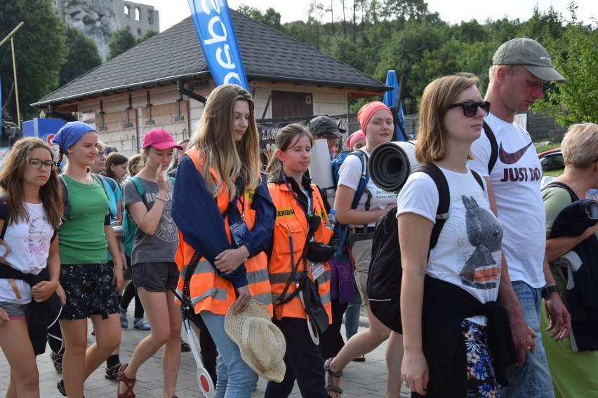 Wspólnota Śródmiejska wyruszyła z Podzamcza do Częstochowy