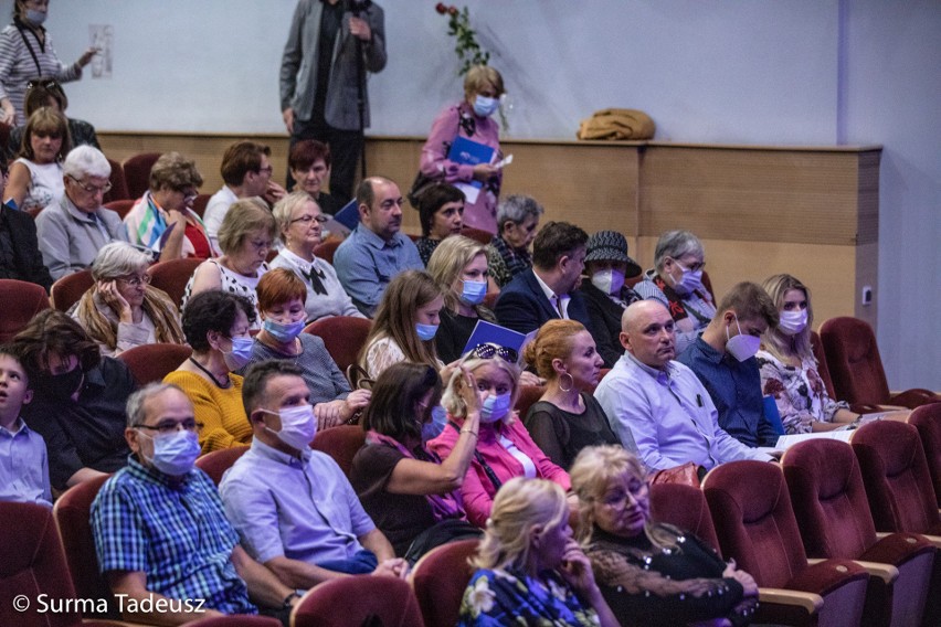 Grali argentyńskie tanga, ale nie do tańca. Koncert Orkiestry Camerata Stargard z solistą Wiesławem Prządką na akordeonie i bandoneonie