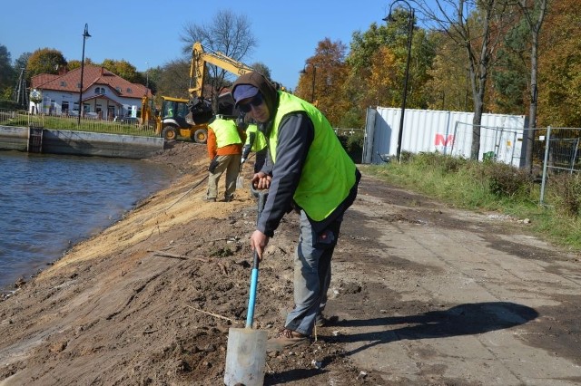 Rozpoczęła się przebudowa miejskiego parku w Suchedniowie. Inwestycja będzie kosztowała 5,6 miliona złotych.
