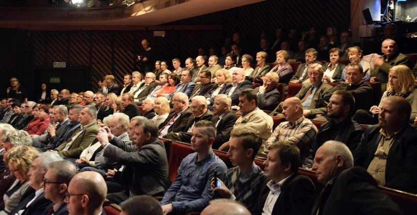 Tłumy na konwencji Prawa i Sprawiedliwości w Kielcach. Podsumowali rok rządów (ZDJĘCIA)