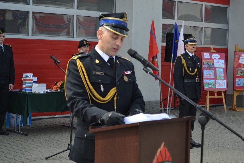 Dzień Strażaka w Komendzie Powiatowej Państwowej Straży Pożarnej w Lublińcu ZDJĘCIA Odznaczenia, wyróżnienia, podziękowania i upominki